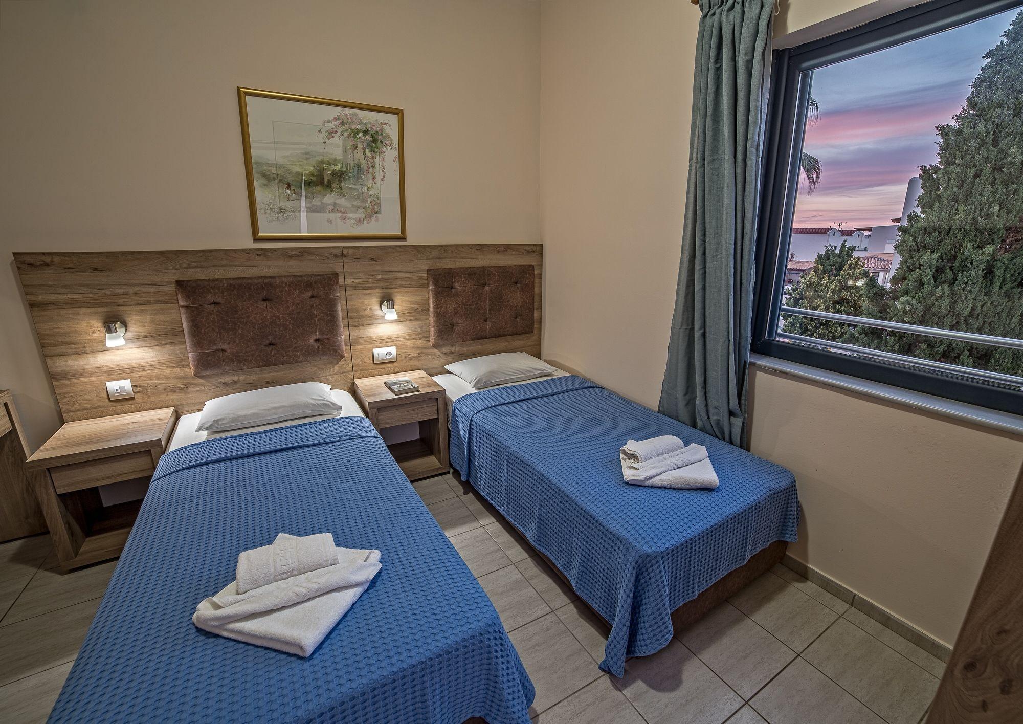 Blue Aegean Hotel & Suites Gouves Exterior photo